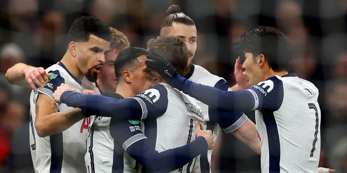 Tottenham make approach to sign "very fast" £25m centre-back in January